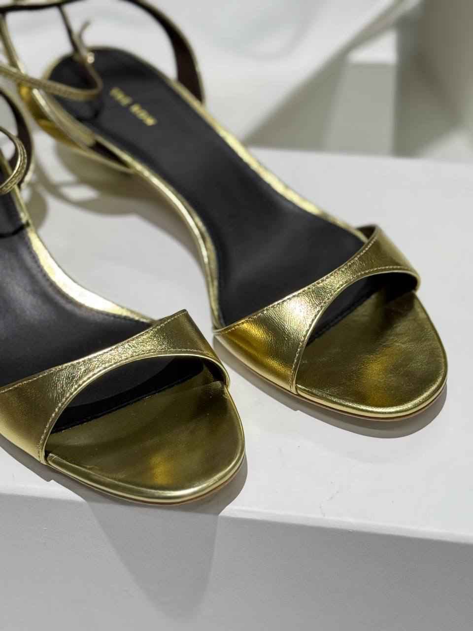 БОСОНОЖКИ THE ROW детальное фото