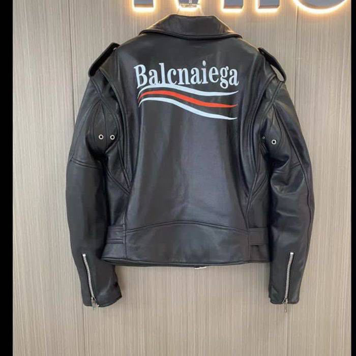КУРТКА BALENCIAGA детальное фото