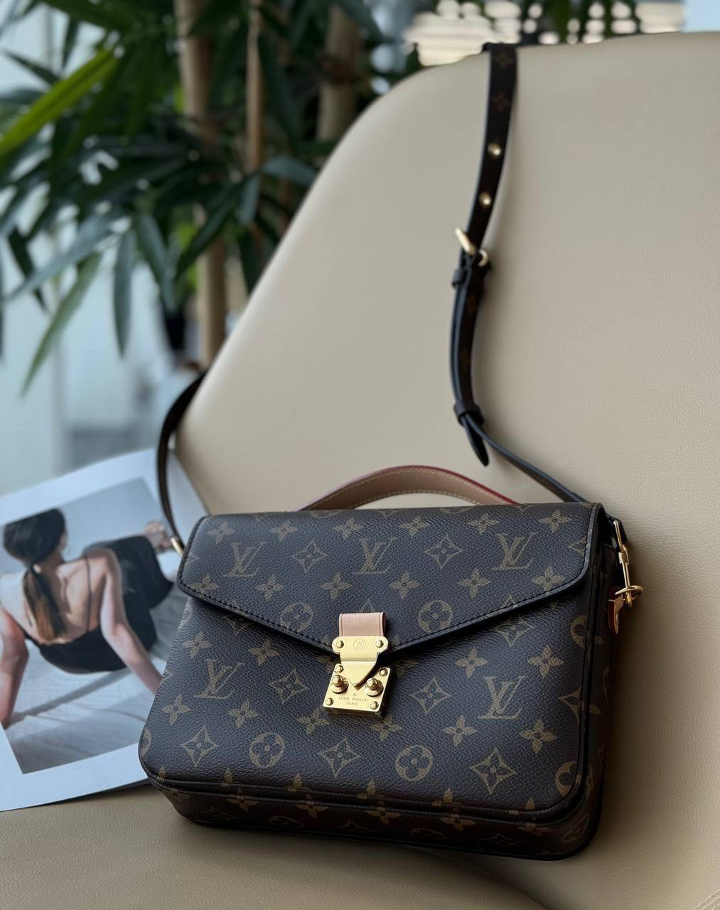 СУМКА LOUIS VUITTON POCHETTE METIS детальное фото