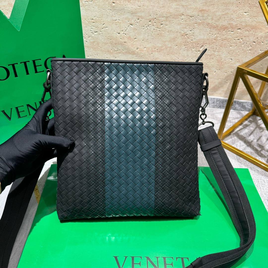 МУЖСКАЯ СУМКА МЕССЕНДЖЕР BOTTEGA VENETA детальное фото
