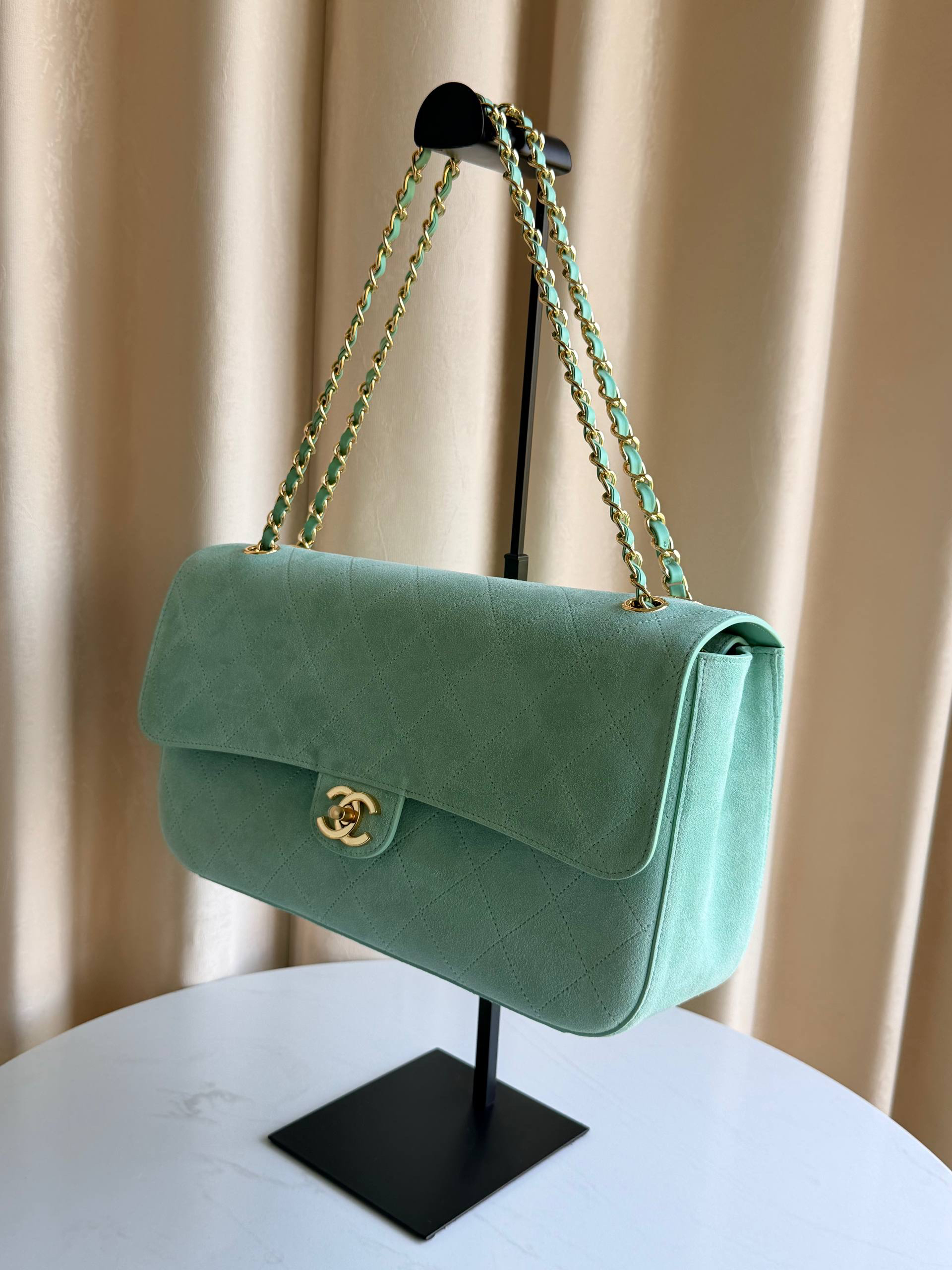 СУМКА CHANEL MAXI FLAP детальное фото