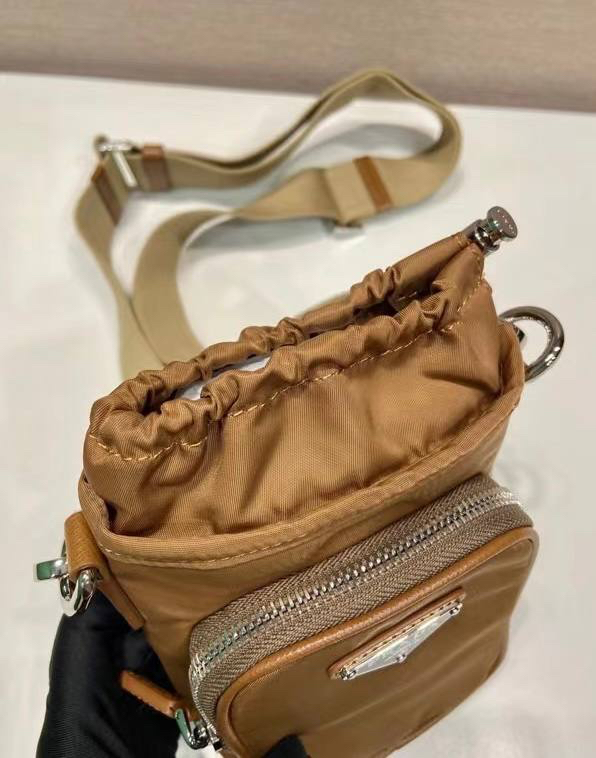 МУЖСКАЯ СУМКА МЕССЕНДЖЕР PRADA детальное фото