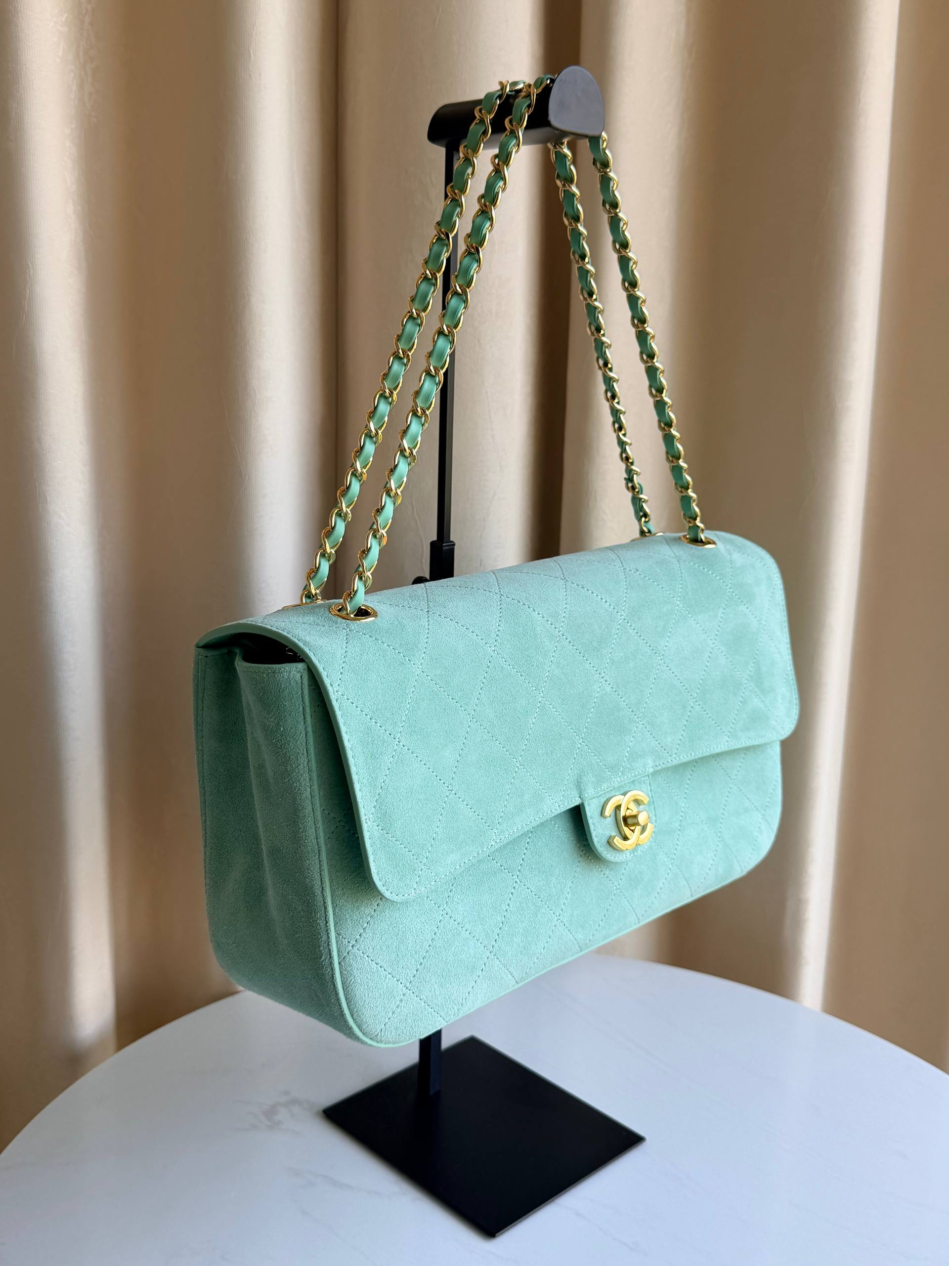 СУМКА CHANEL MAXI FLAP детальное фото