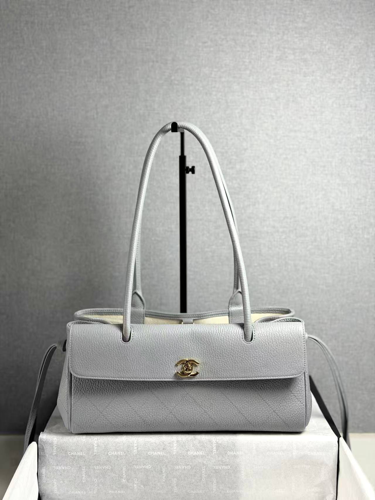 СУМКА CHANEL SMALL SHOPPING детальное фото