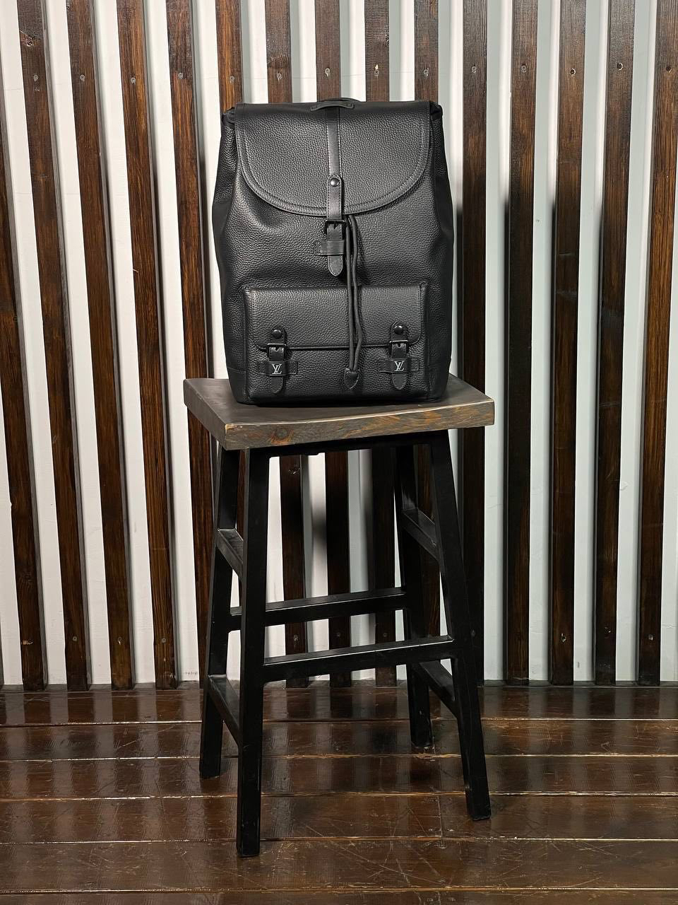 МУЖСКОЙ РЮКЗАК LOUIS VUITTON детальное фото