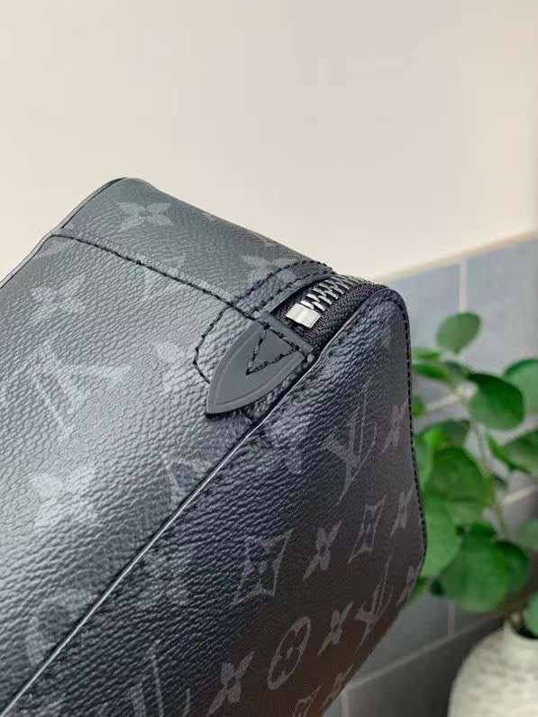 МУЖСКОЙ НЕСЕССЕР КОСМЕТИЧКА LOUIS VUITTON детальное фото