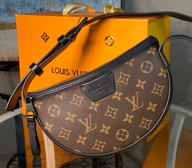 МУЖСКАЯ СУМКА СЛИНГ LOUIS VUITTON фото