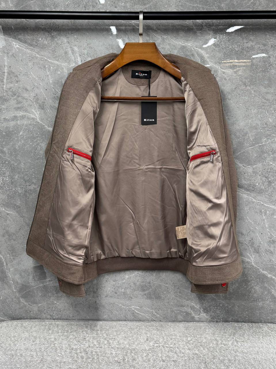 МУЖСКАЯ КУРТКА KITON детальное фото