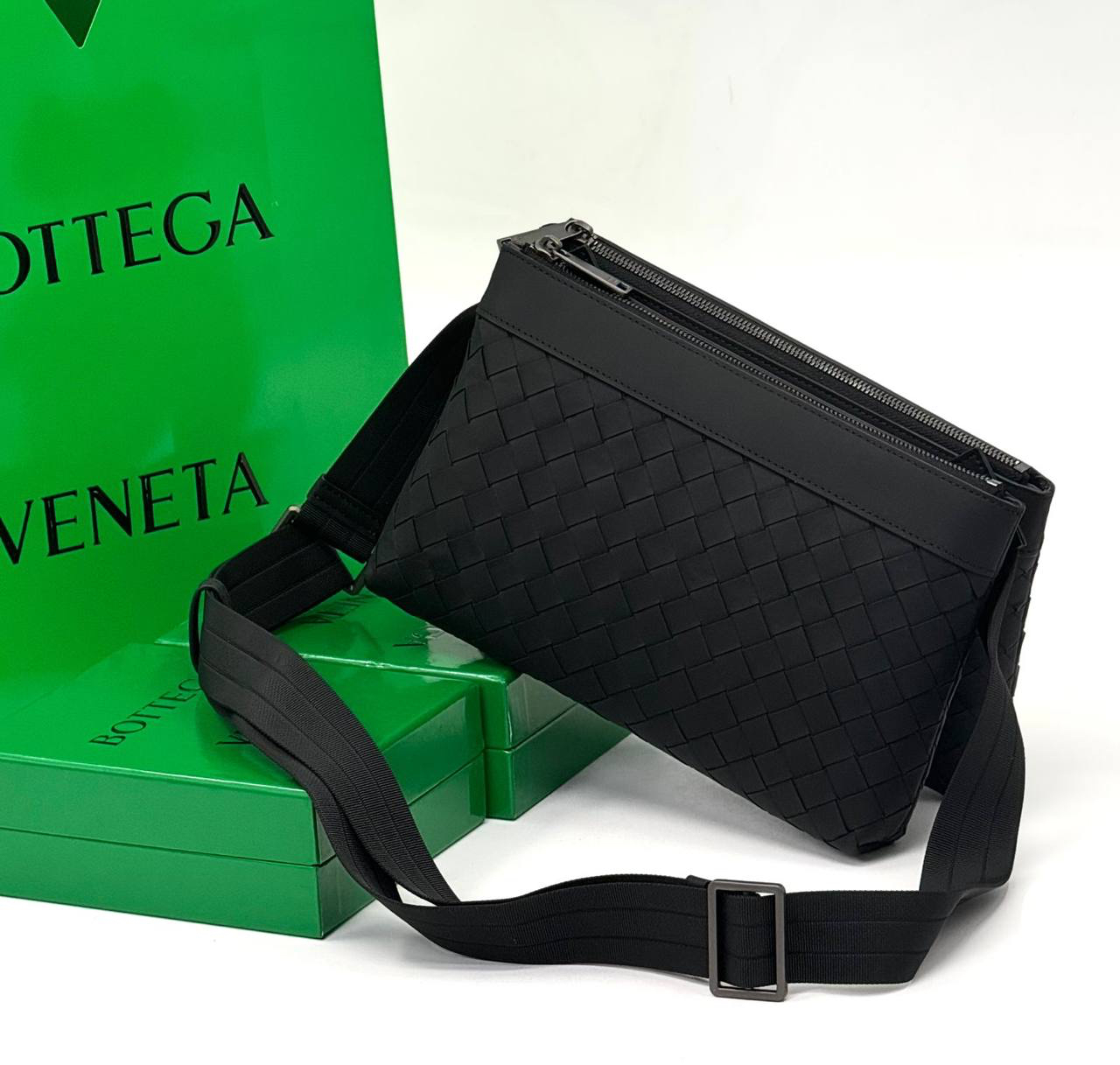 МУЖСКАЯ СУМКА МЕССЕНДЖЕР BOTTEGA VENETA детальное фото