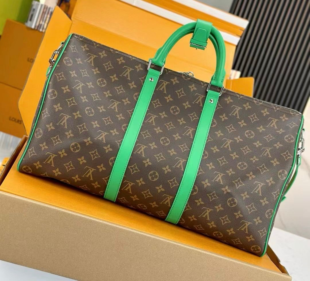 ДОРОЖНАЯ СУМКА LOUIS VUITTON детальное фото