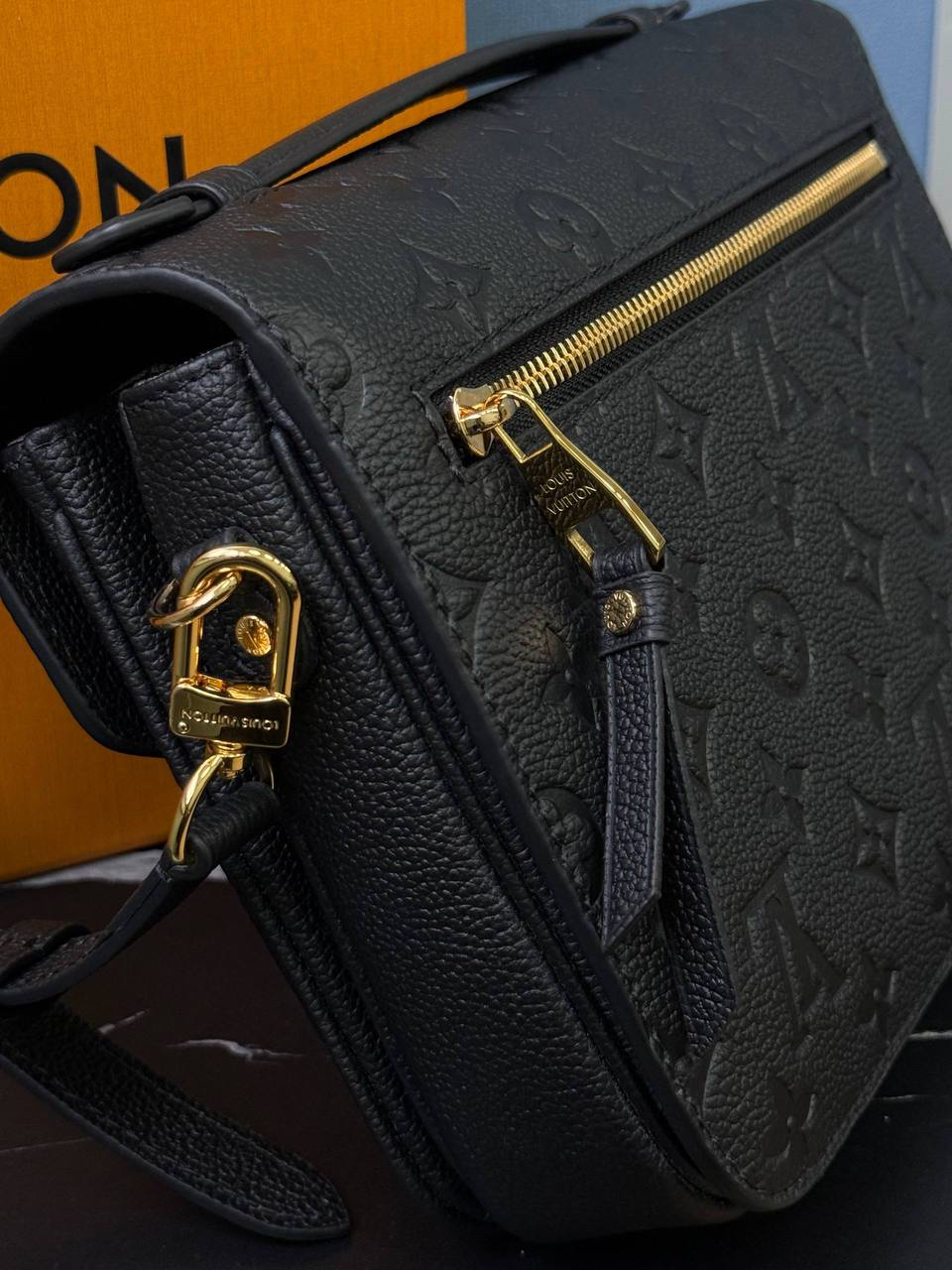 СУМКА LOUIS VUITTON POCHETTE METIS детальное фото