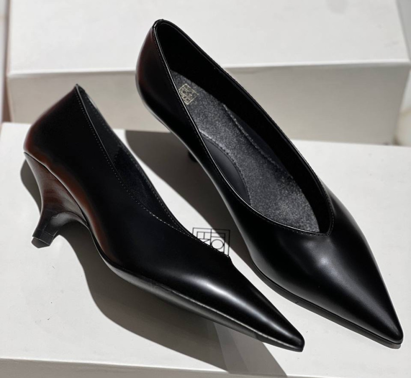 ТУФЛИ TOTEME фото