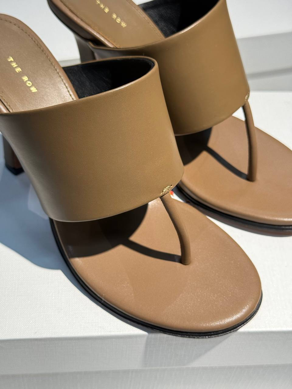 ШЛЕПКИ THE ROW детальное фото