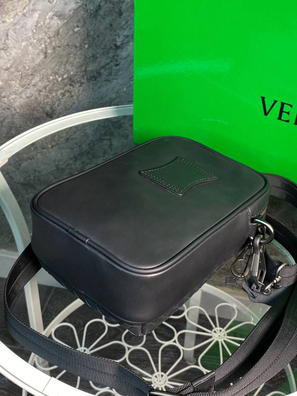 МУЖСКАЯ СУМКА МЕССЕНДЖЕР BOTTEGA VENETA детальное фото