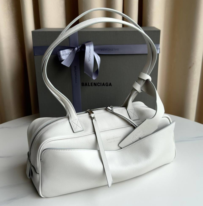 СУМКА BALENCIAGA CARRIE фото