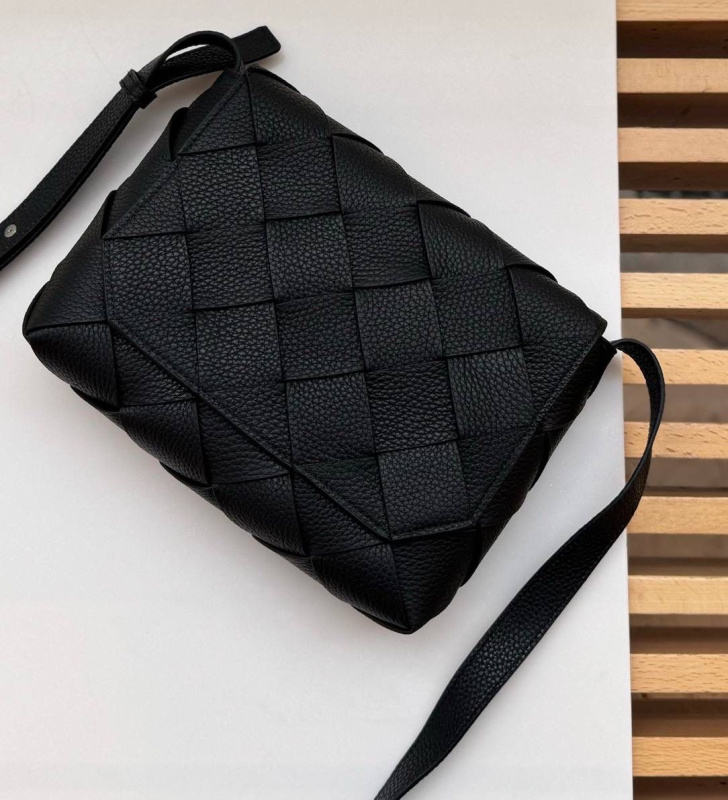 МУЖСКАЯ СУМКА МЕССЕНДЖЕР BOTTEGA VENETA фото