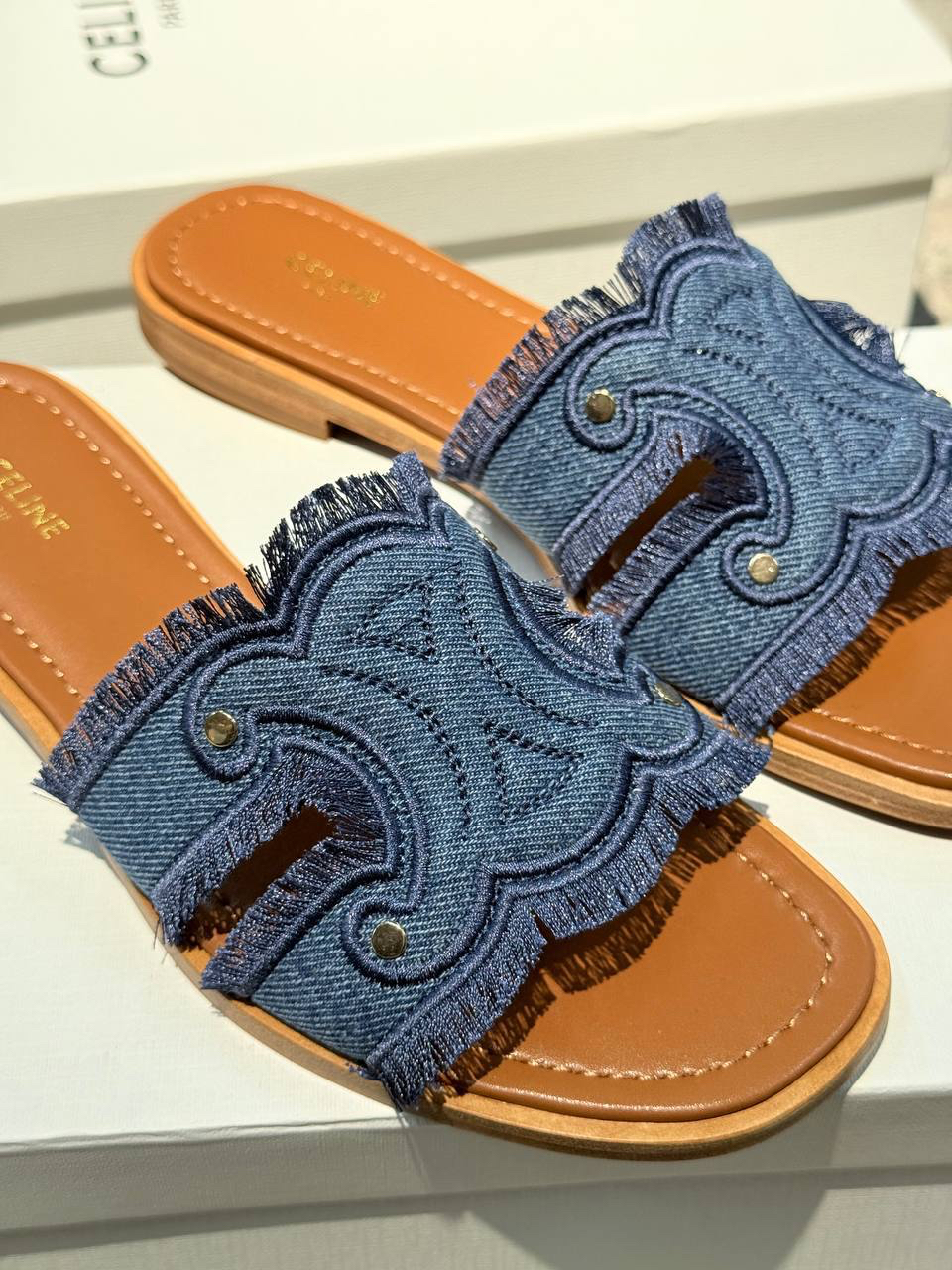 ШЛЕПКИ CELINE детальное фото