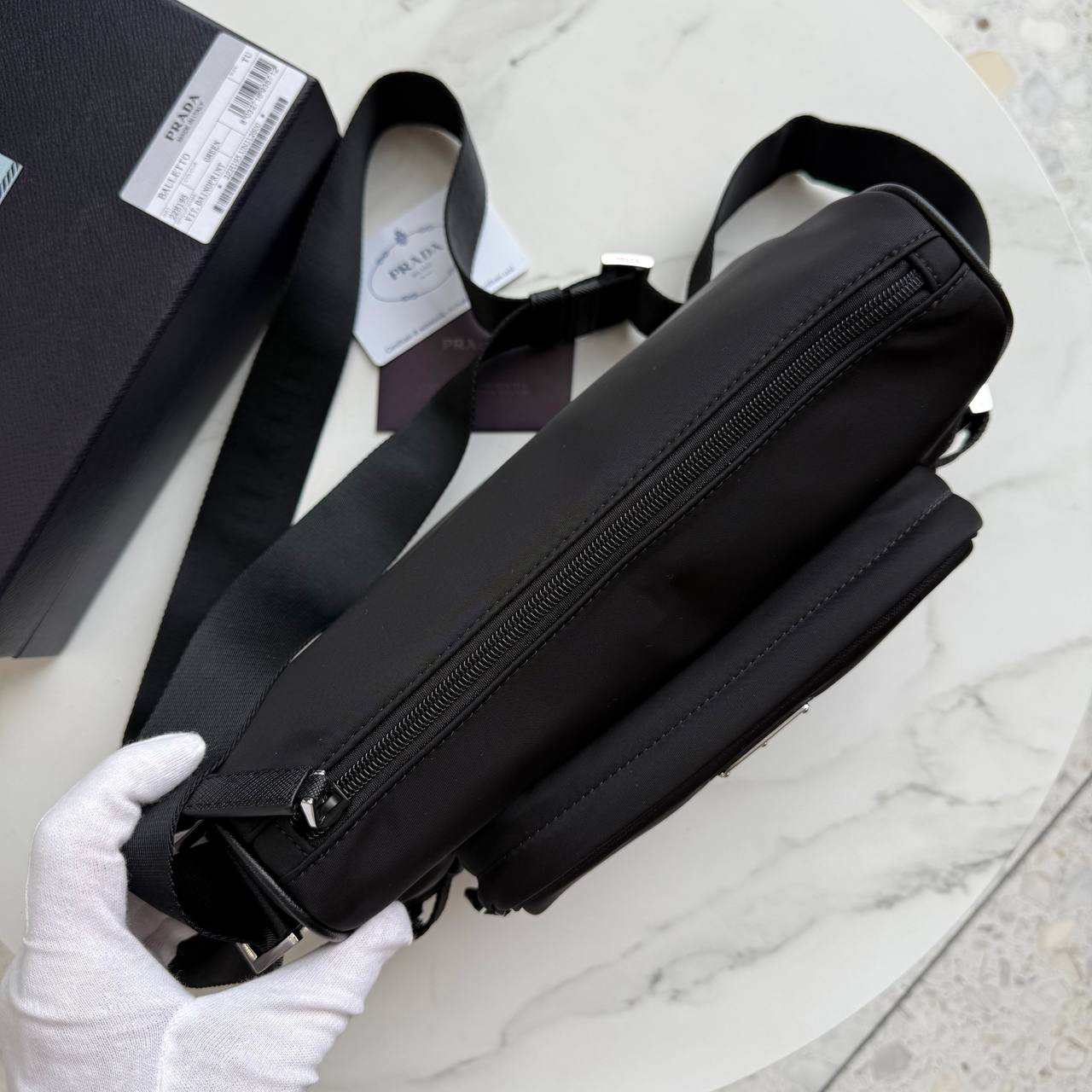 МУЖСКАЯ СУМКА МЕССЕНДЖЕР PRADA детальное фото