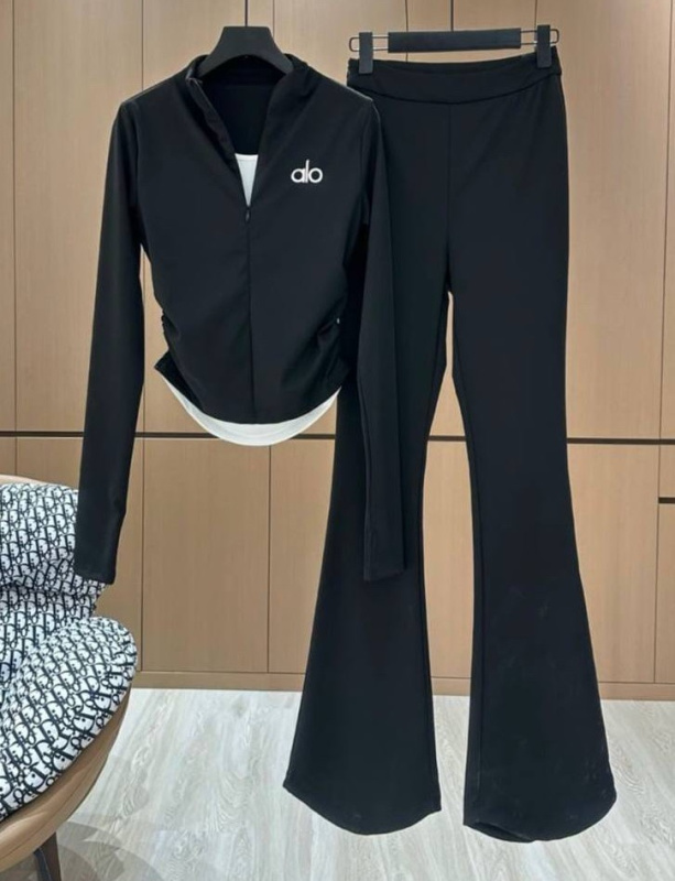 КОСТЮМ ALO фото