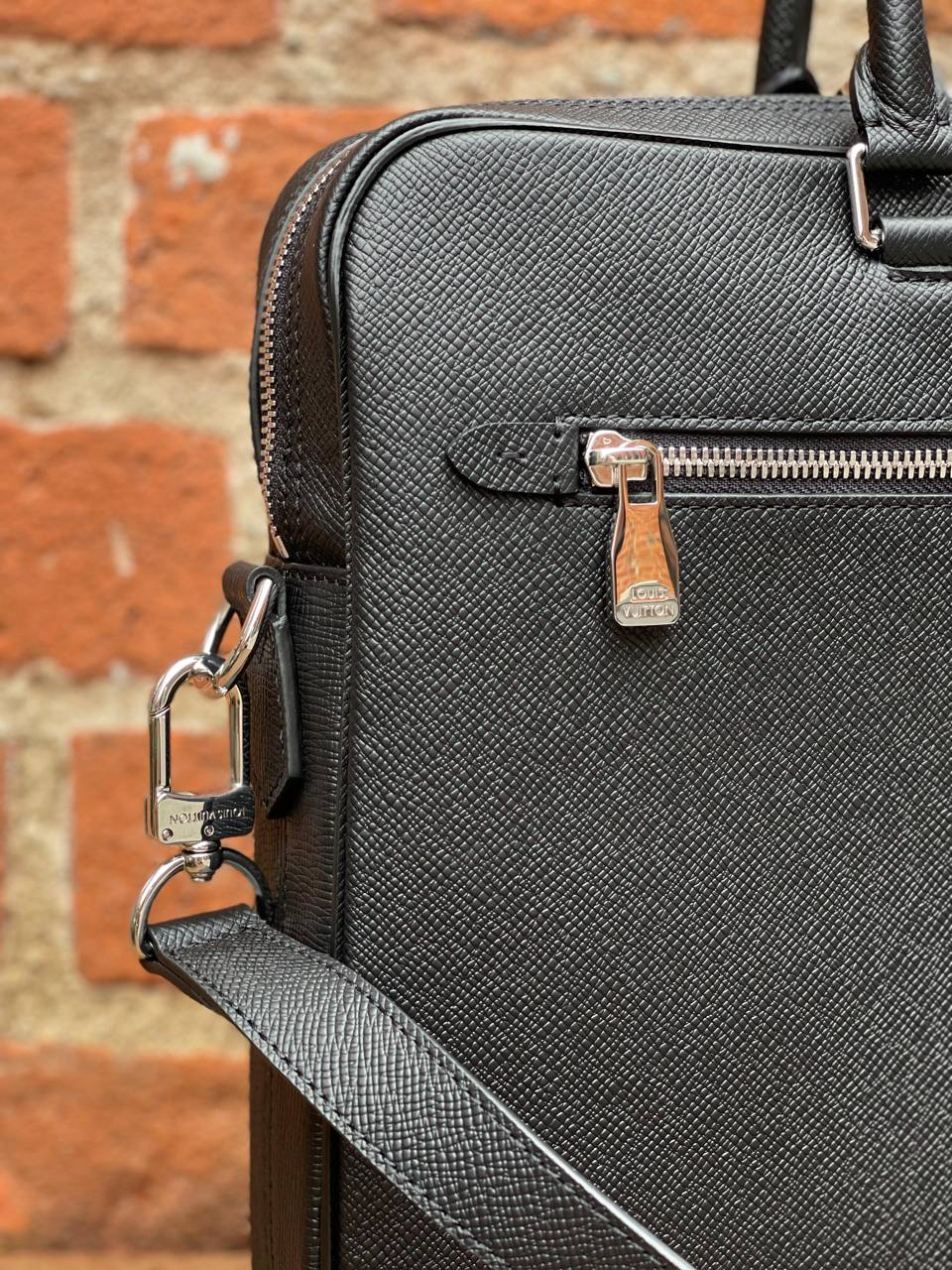 МУЖСКОЙ ПОРТФЕЛЬ LOUIS VUITTON детальное фото