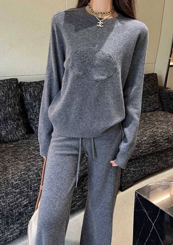 КОСТЮМ PRADA фото