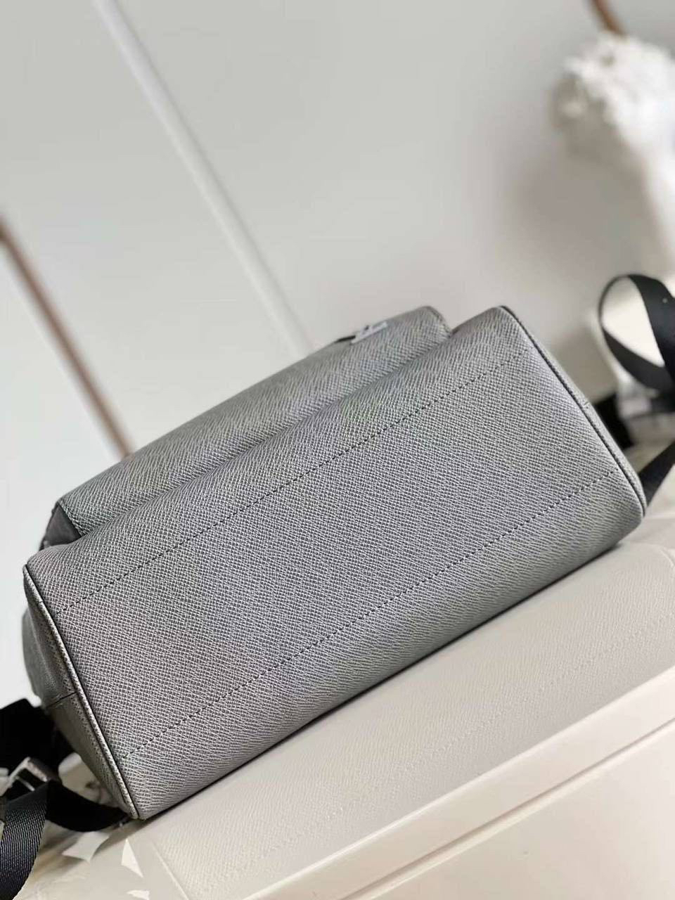 МУЖСКОЙ РЮКЗАК LOUIS VUITTON детальное фото