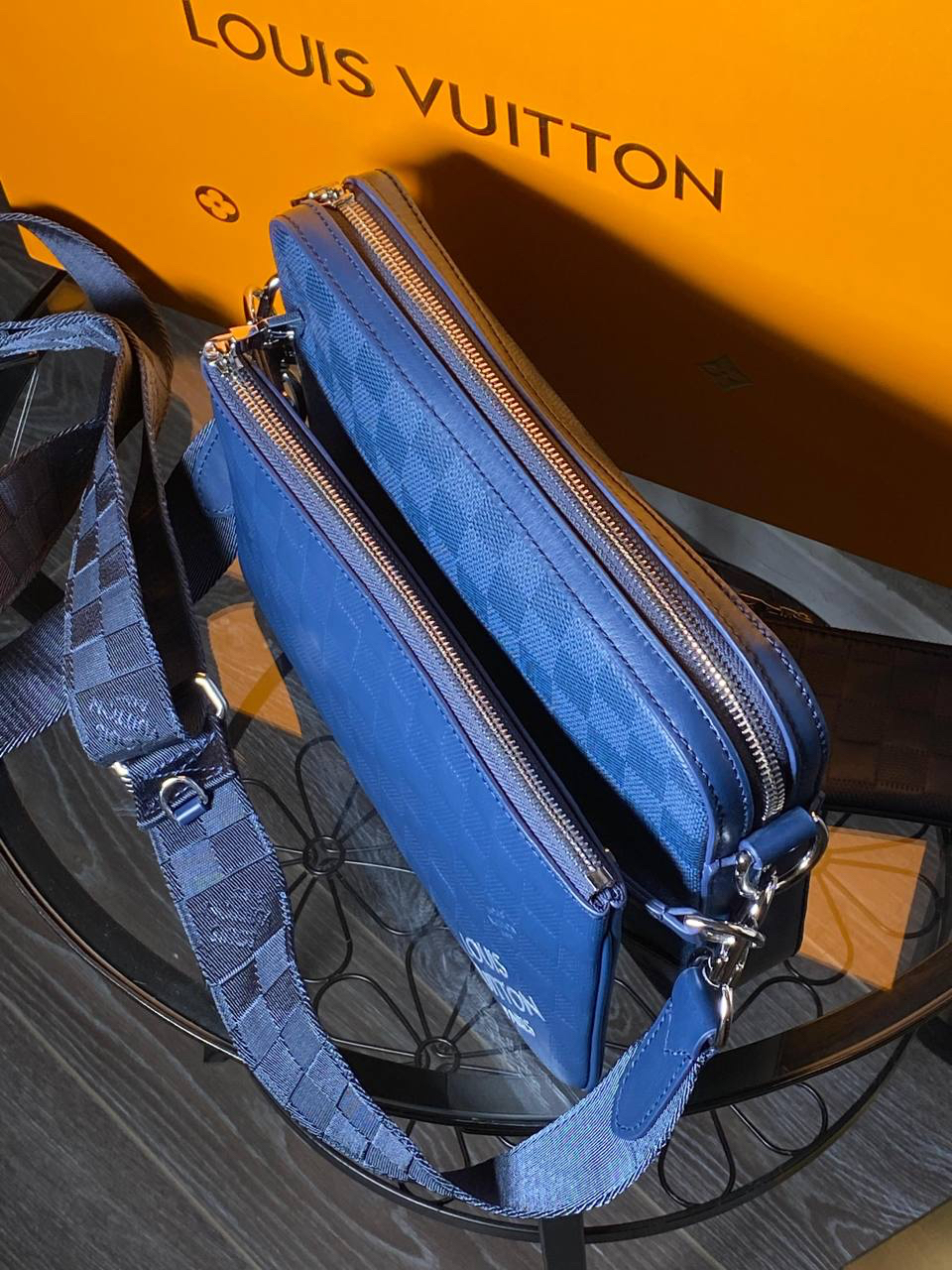 МУЖСКАЯ СУМКА МЕССЕНДЖЕР LOUIS VUITTON детальное фото