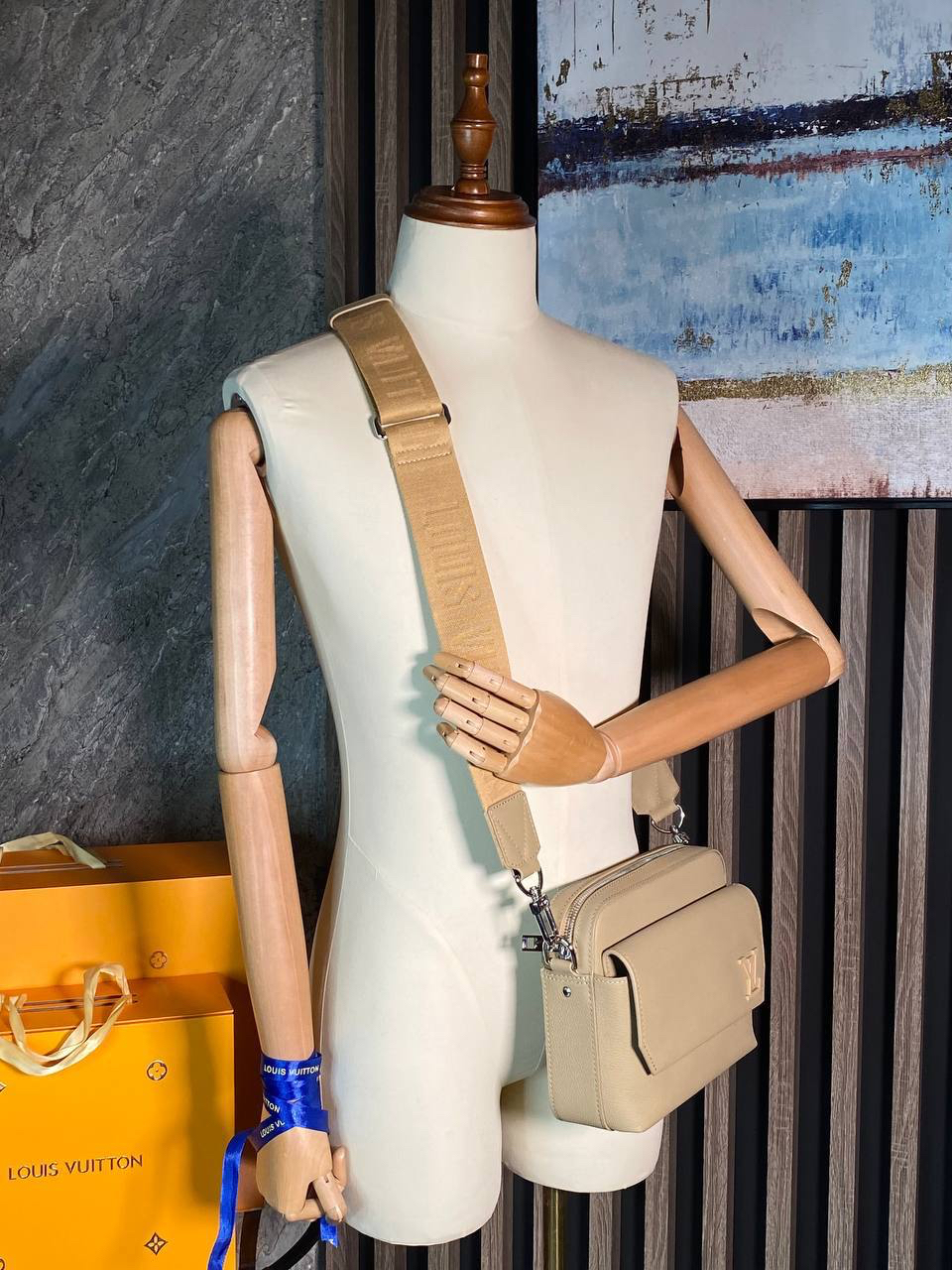 МУЖСКАЯ СУМКА МЕССЕНДЖЕР LOUIS VUITTON детальное фото