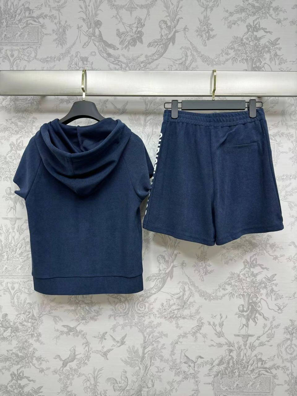 КОСТЮМ CHRISTIAN DIOR детальное фото