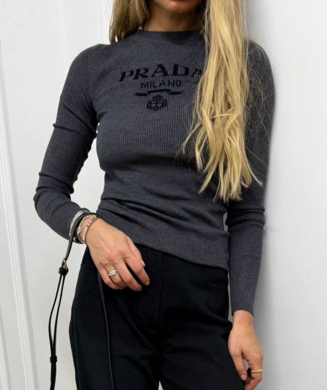 ЛОНГСЛИВ PRADA фото