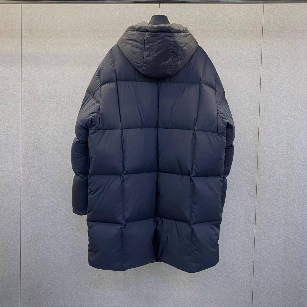 МУЖСКОЙ ПУХОВИК MONCLER детальное фото