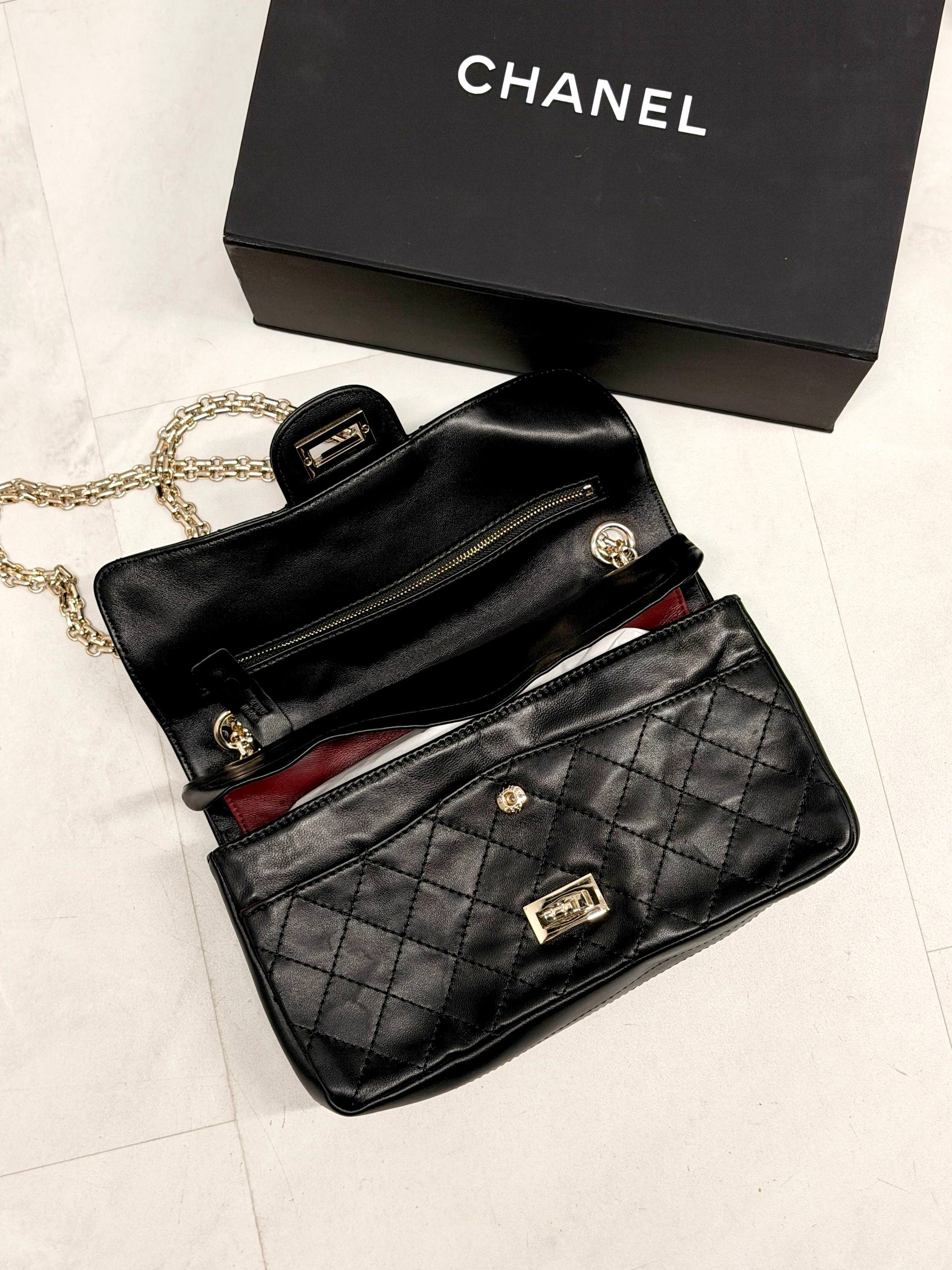 СУМКА CHANEL 2.55 детальное фото
