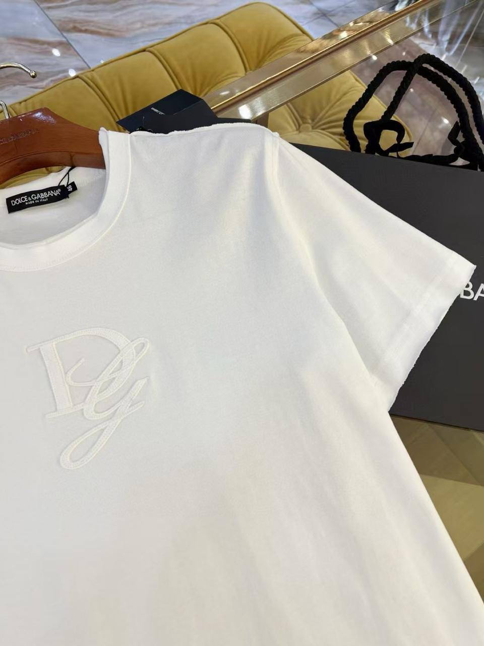 МУЖСКАЯ ФУТБОЛКА DOLCE & GABBANA детальное фото