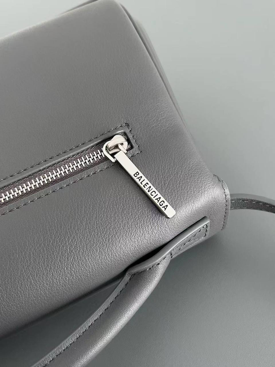 СУМКА BALENCIAGA BEL AIR детальное фото