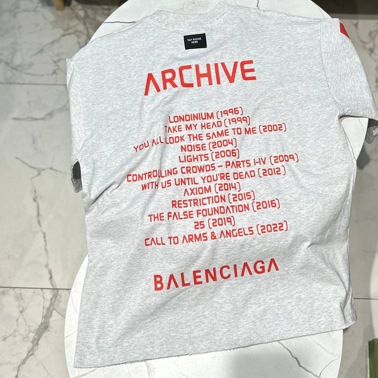 ФУТБОЛКА BALENCIAGA детальное фото