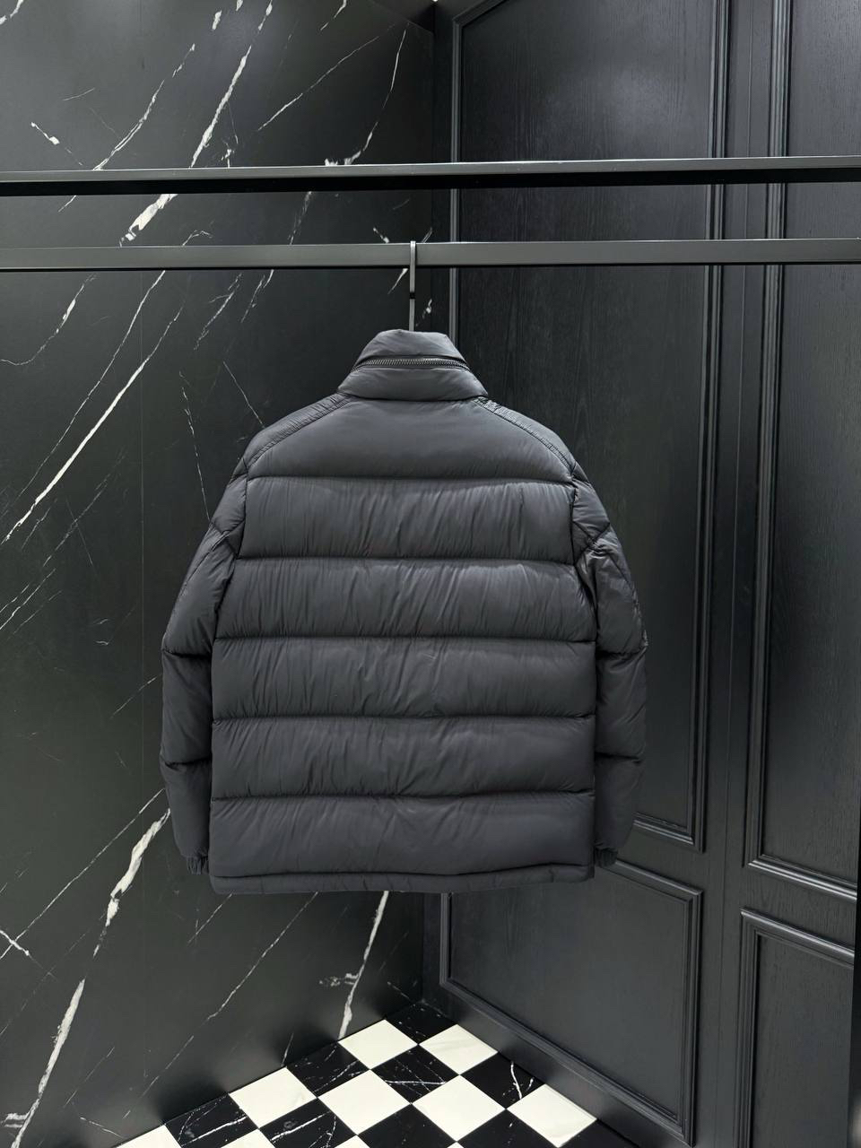 МУЖСКОЙ ПУХОВИК MONCLER детальное фото
