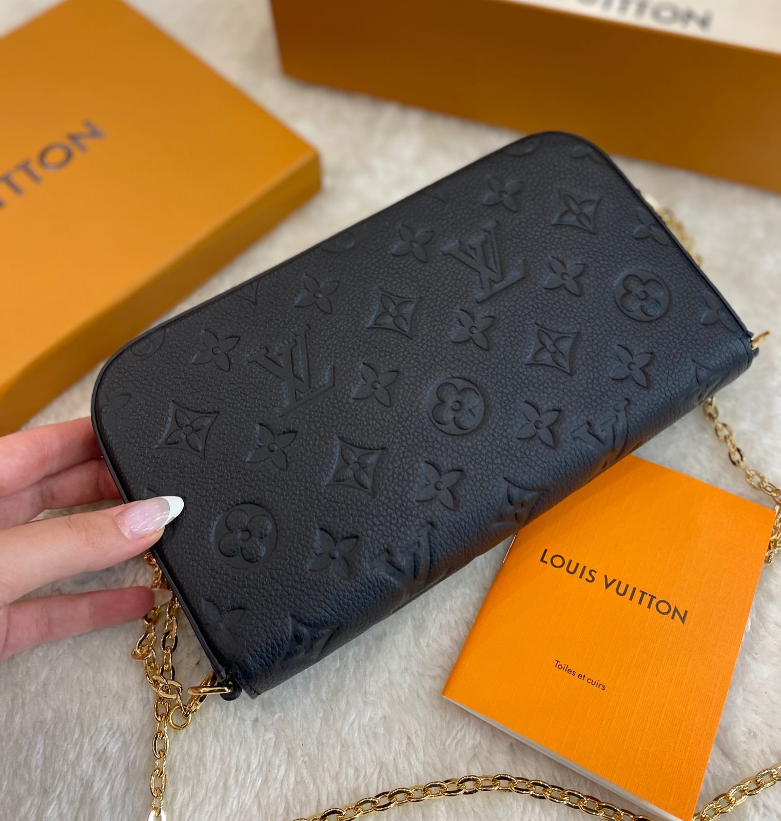 СУМКА LOUIS VUITTON FELICIE детальное фото