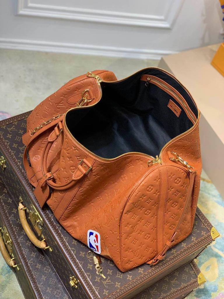 ДОРОЖНАЯ СУМКА LOUIS VUITTON детальное фото