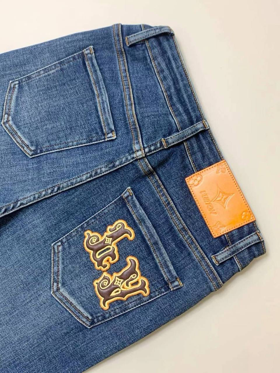 ДЖИНСЫ LOUIS VUITTON детальное фото