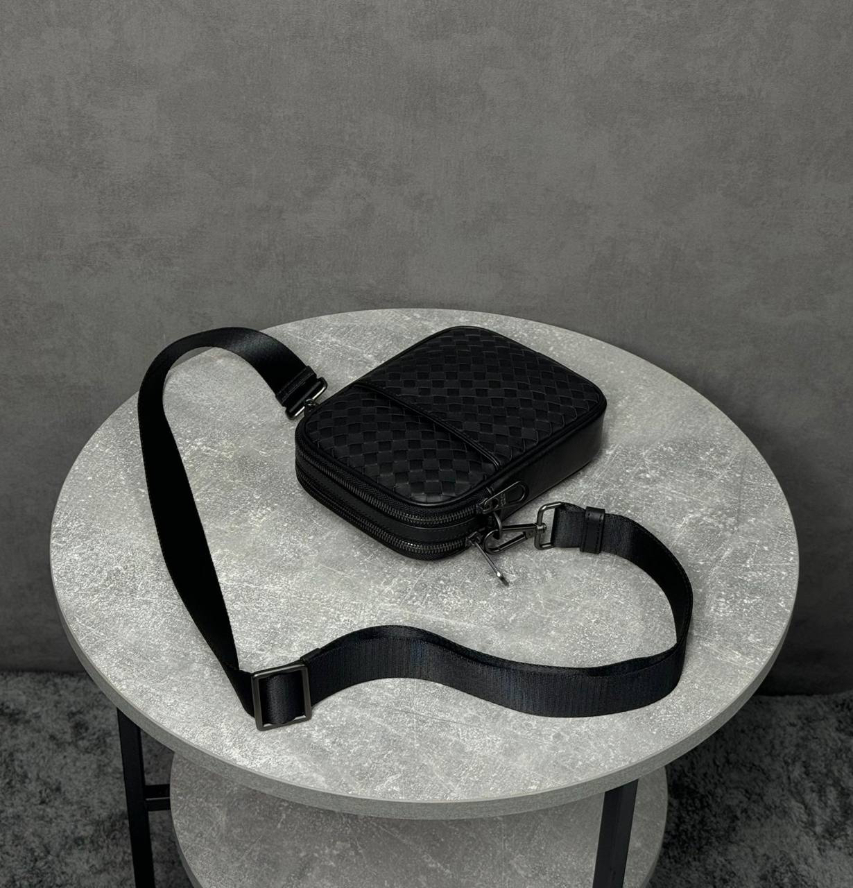 МУЖСКАЯ СУМКА МЕССЕНДЖЕР BOTTEGA VENETA детальное фото
