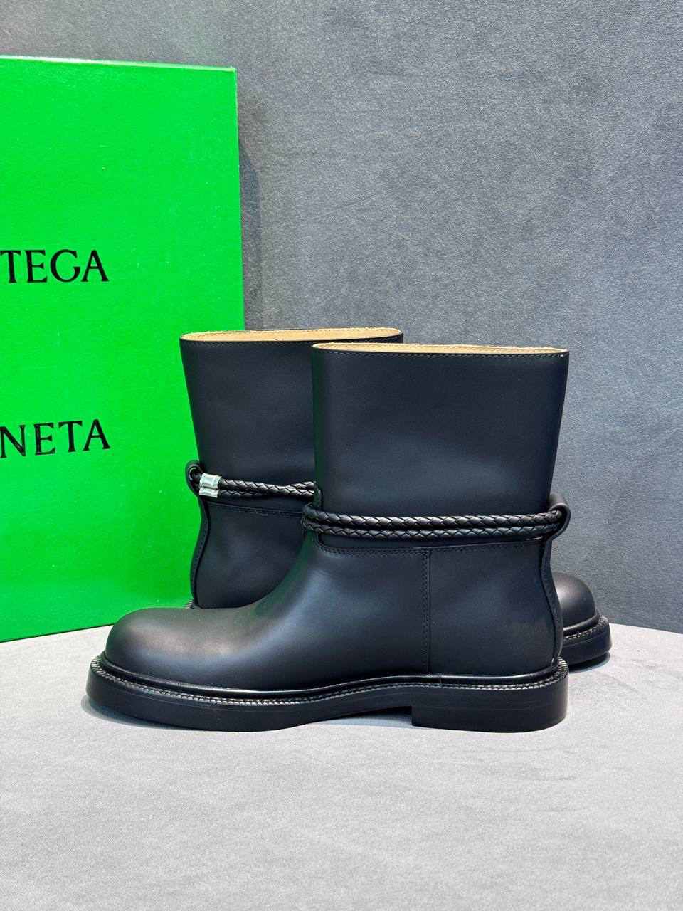 САПОГИ BOTTEGA VENETA детальное фото