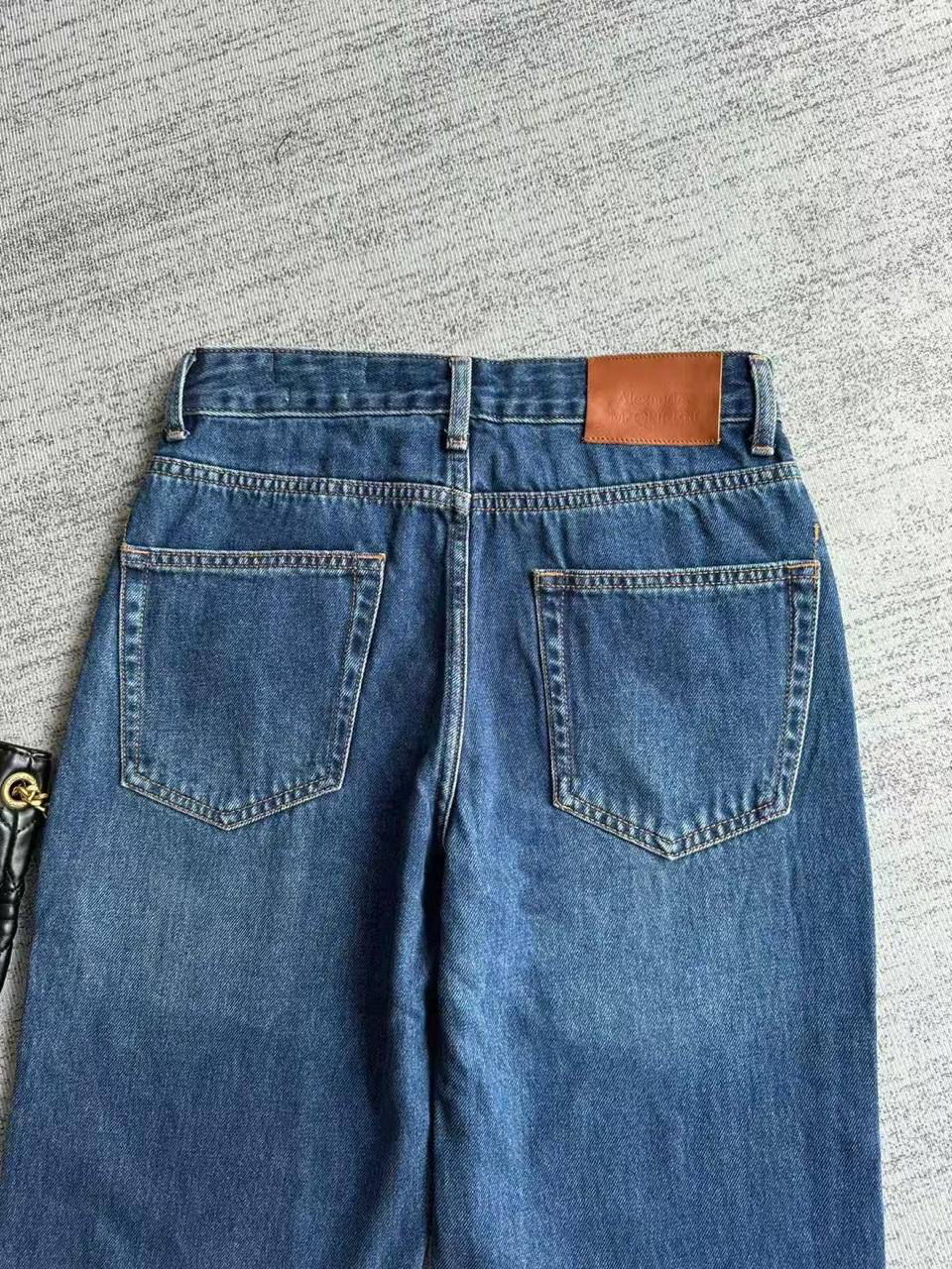 ДЖИНСЫ ALEXANDER McQUEEN детальное фото