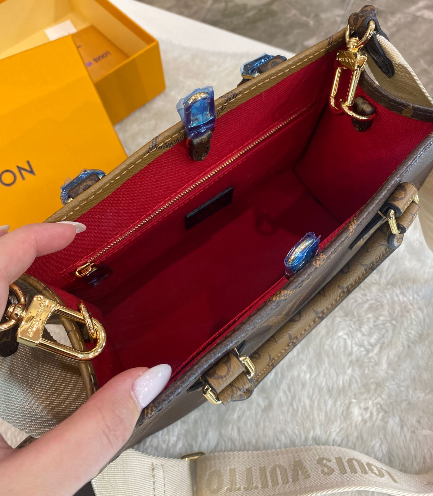 СУМКА LOUIS VUITTON детальное фото