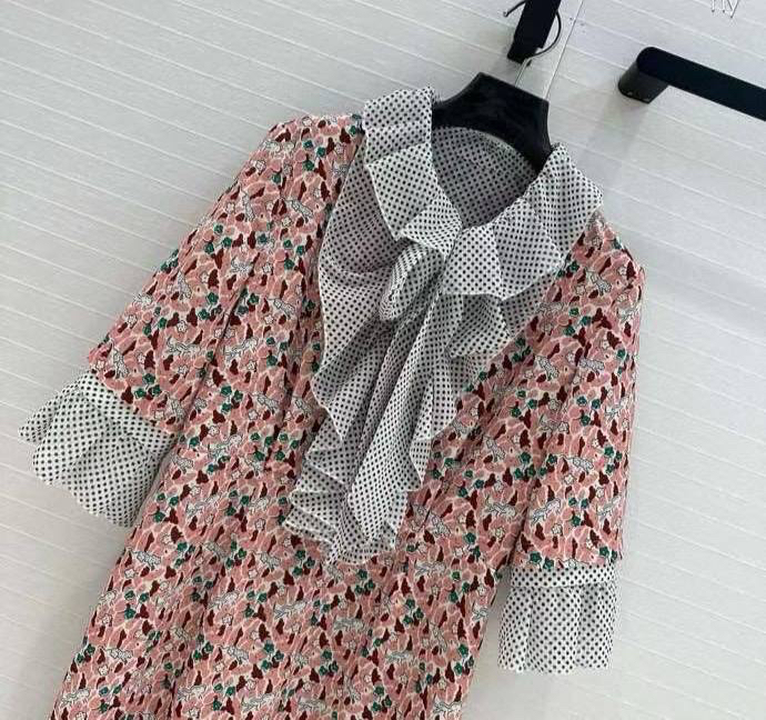 ПЛАТЬЕ PRADA детальное фото