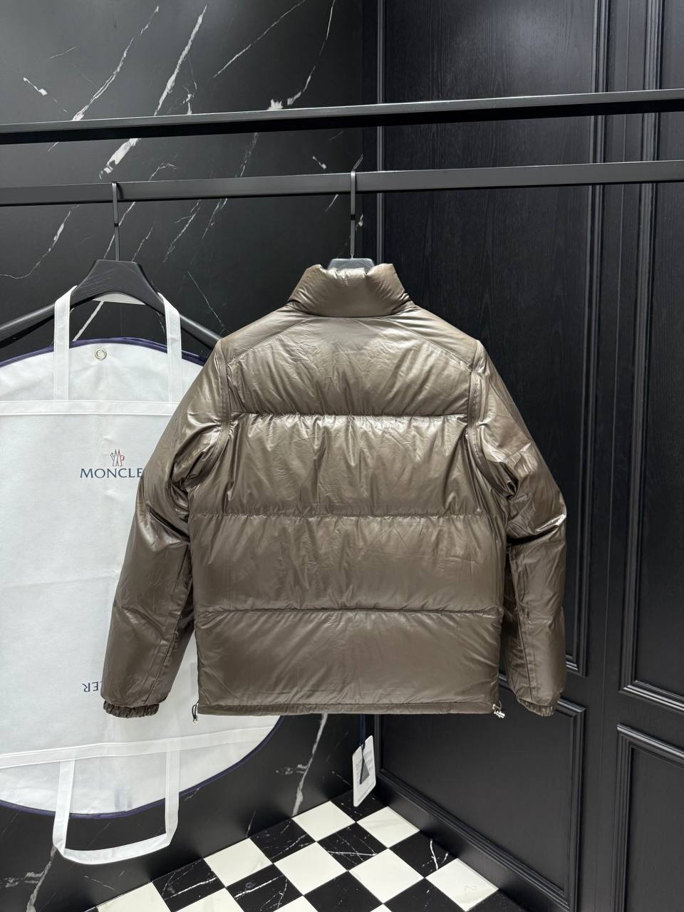 МУЖСКОЙ ПУХОВИК ДВУХСТОРОННИЙ ТРАНСФОРМЕР MONCLER детальное фото