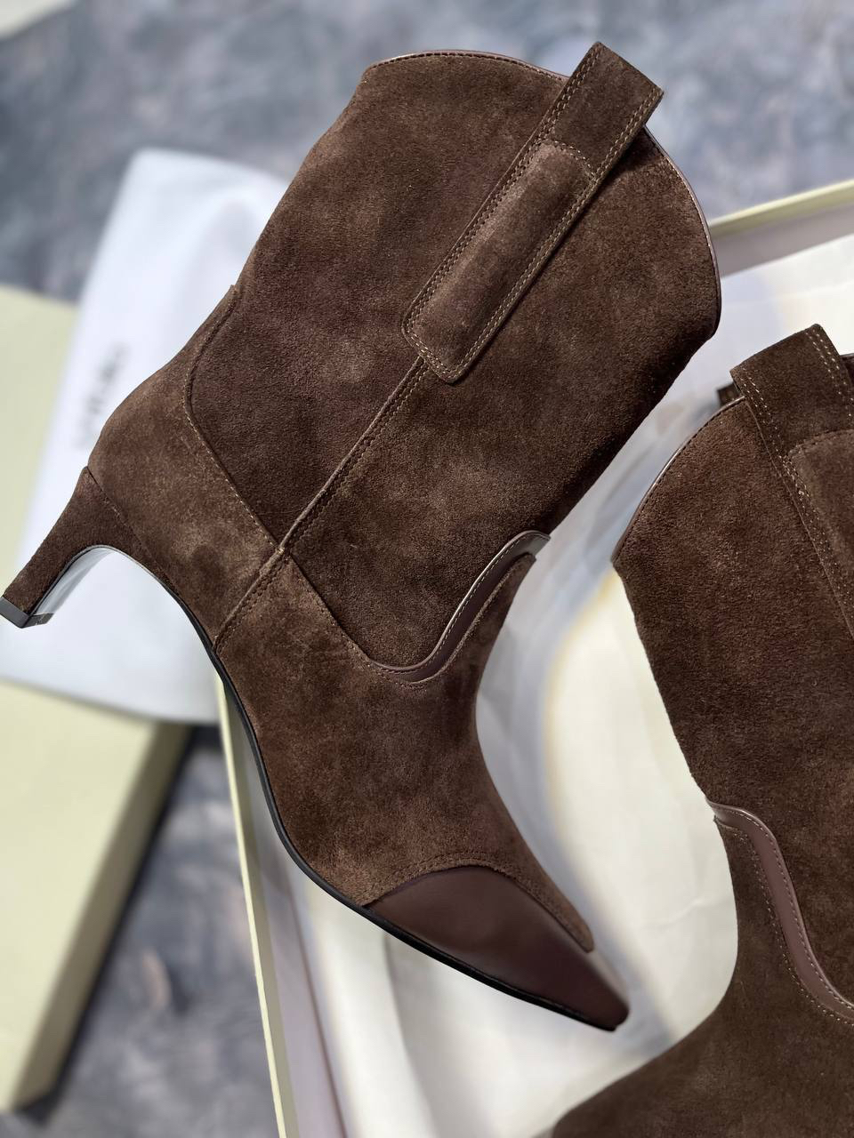 БОТИЛЬОНЫ UNFOLIO детальное фото