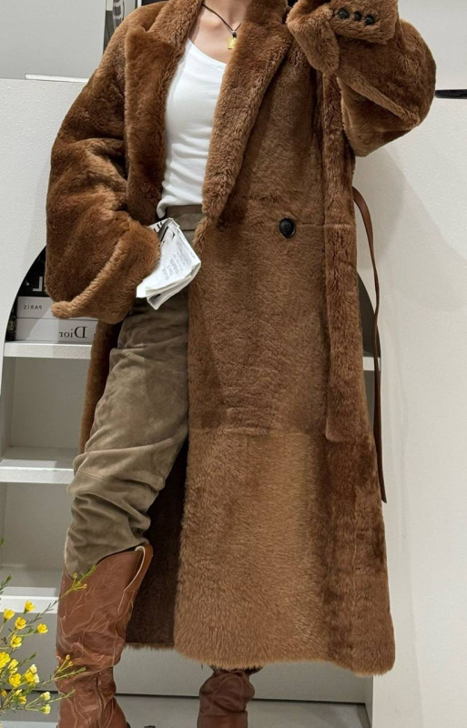 ПАЛЬТО МЕХОВОЕ MIU MIU фото