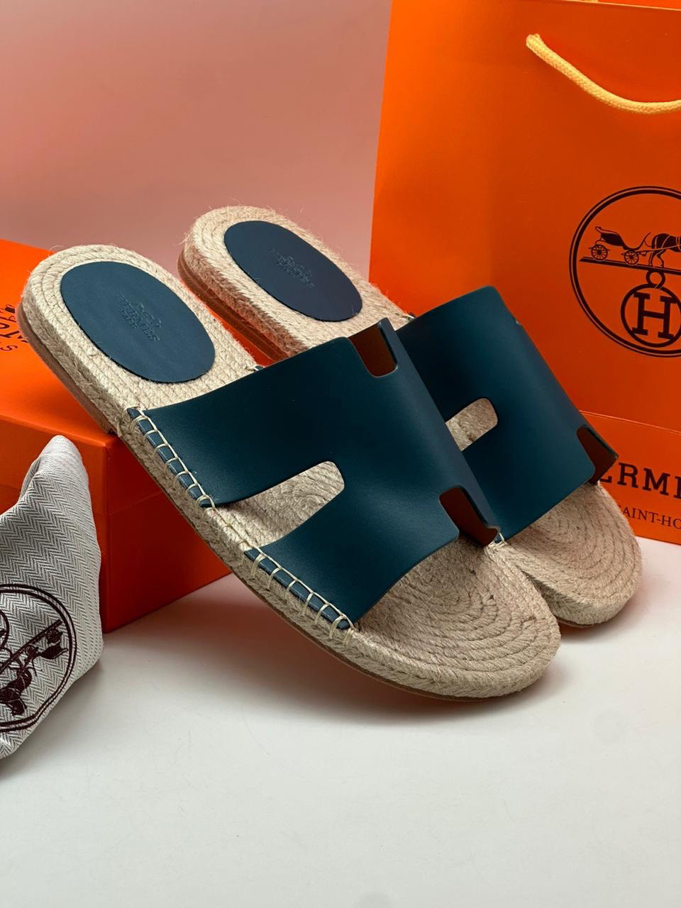 МУЖСКИЕ ШЛЕПКИ HERMES детальное фото