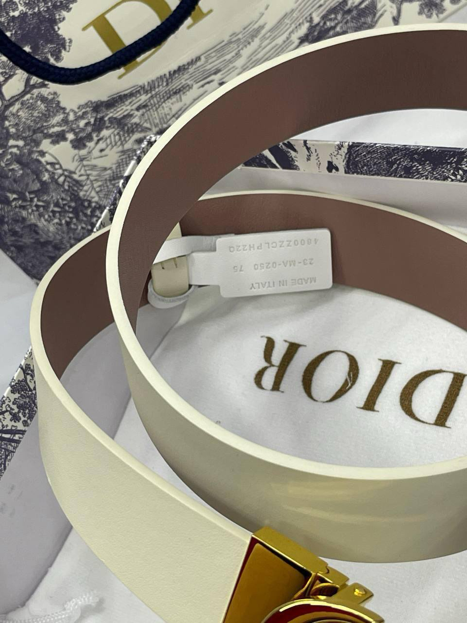 ЖЕНСКИЙ РЕМЕНЬ CHRISTIAN DIOR детальное фото