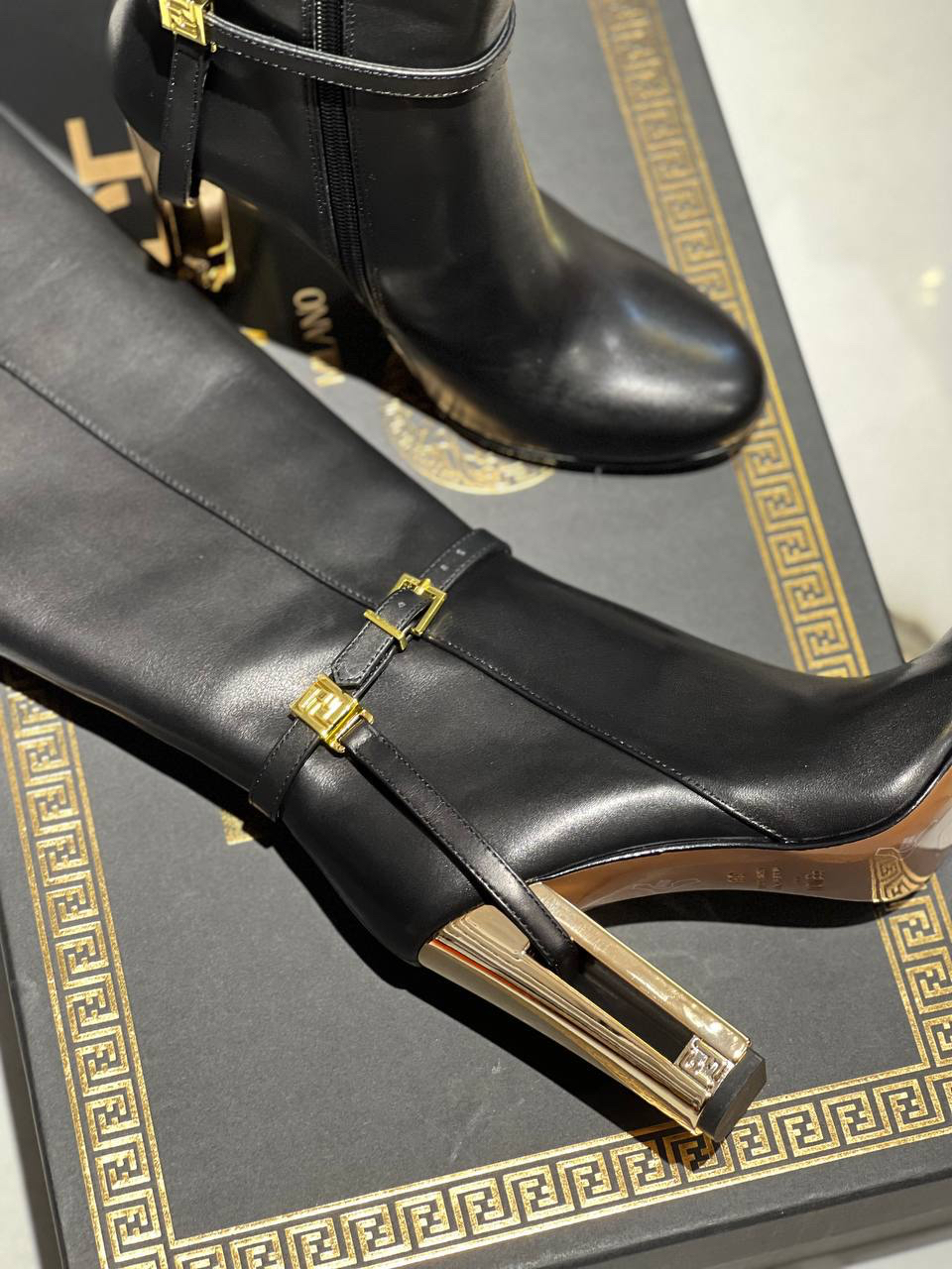 САПОГИ FENDI детальное фото